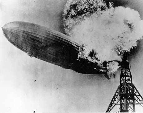 Hindenburg_burning